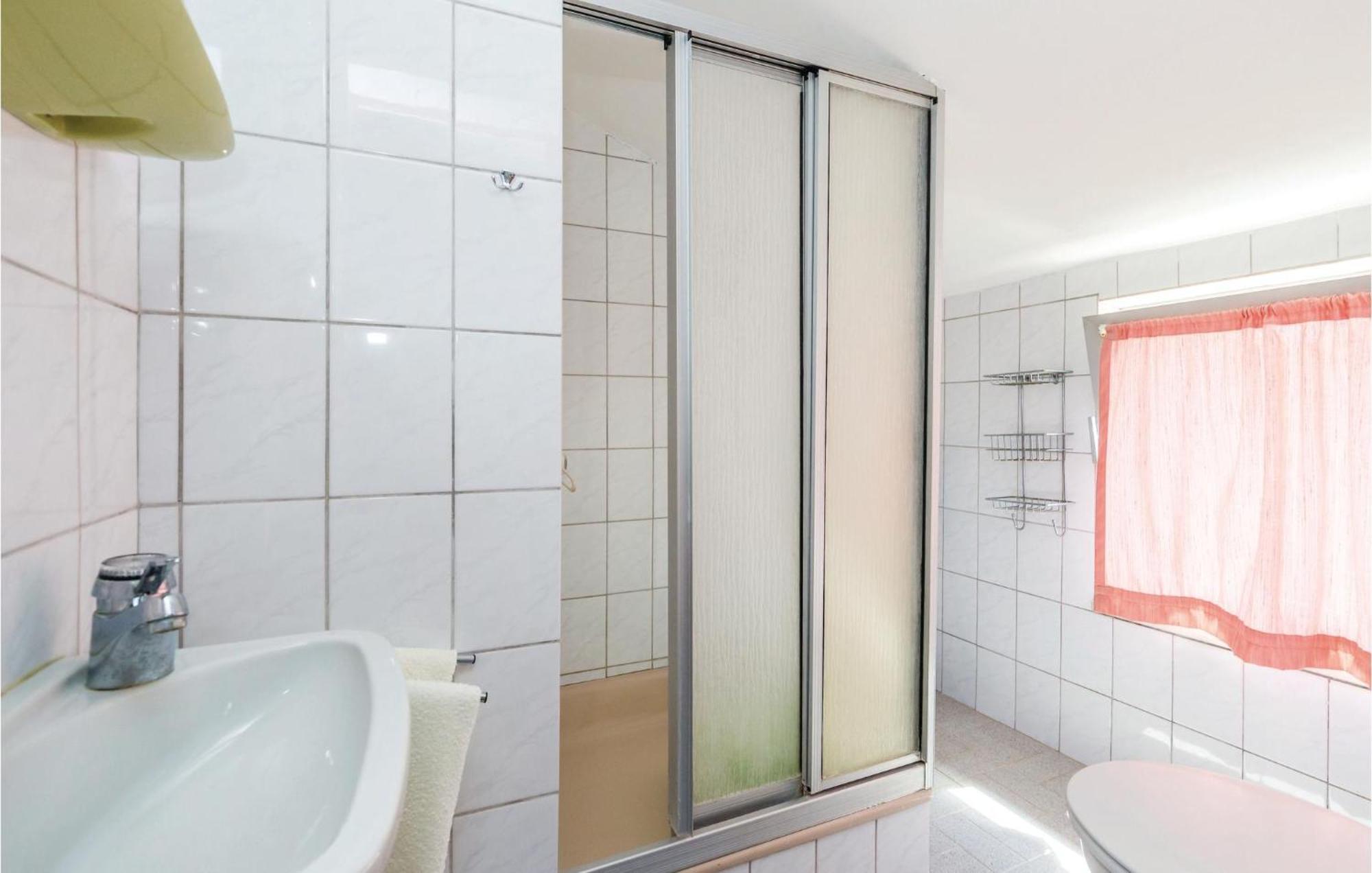 Lovely Apartment In Kampor With Kitchen מראה חיצוני תמונה